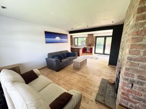 Photo 25- click for photo gallery